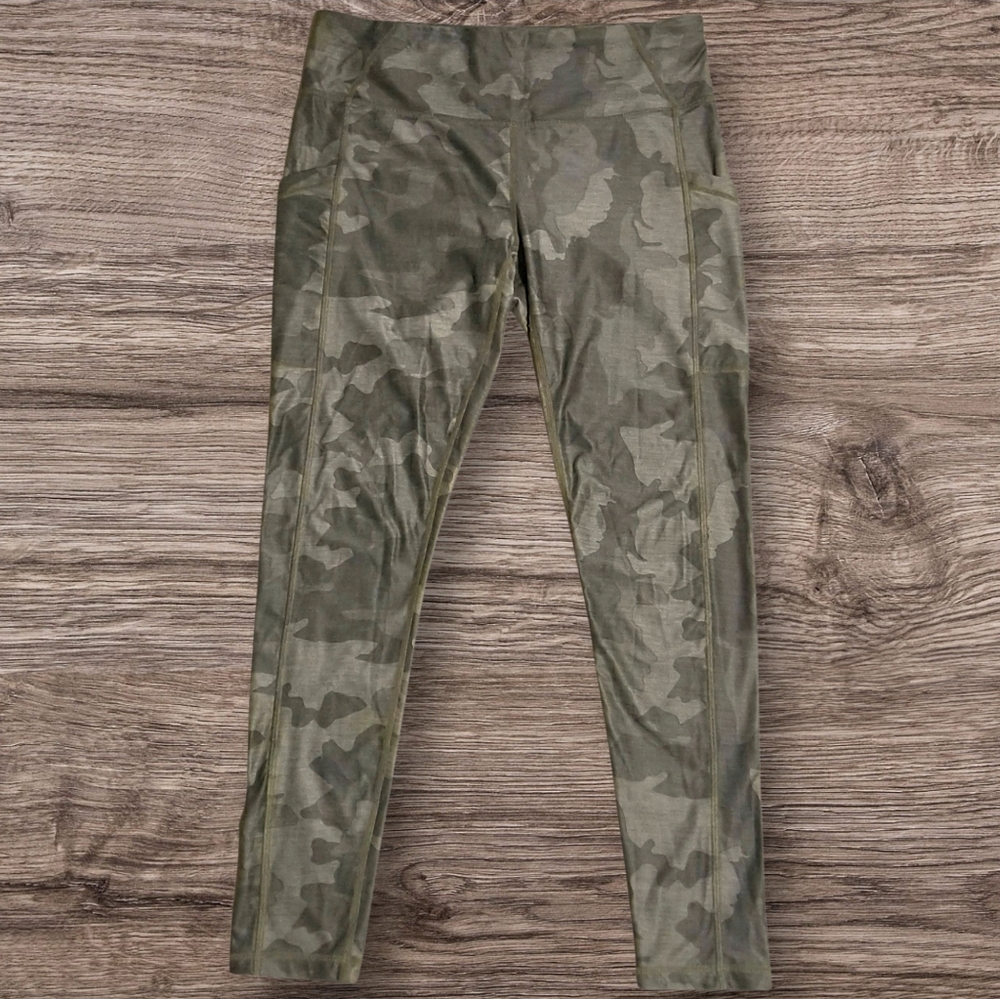 PraNa Women's Layna 7/8 Legging Camo - Large